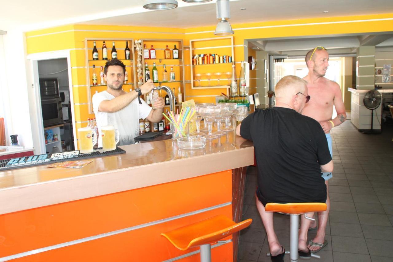 Kavos Central Esterno foto