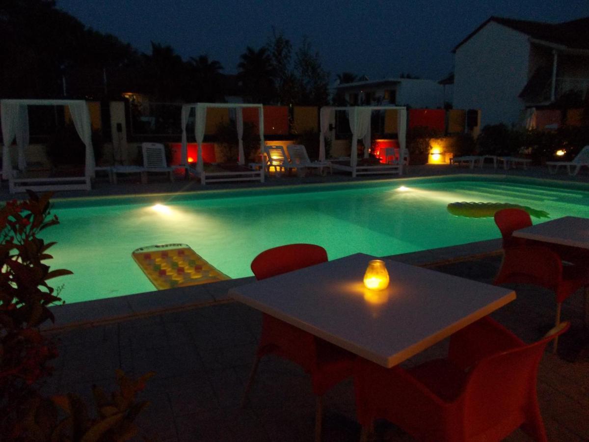 Kavos Central Esterno foto