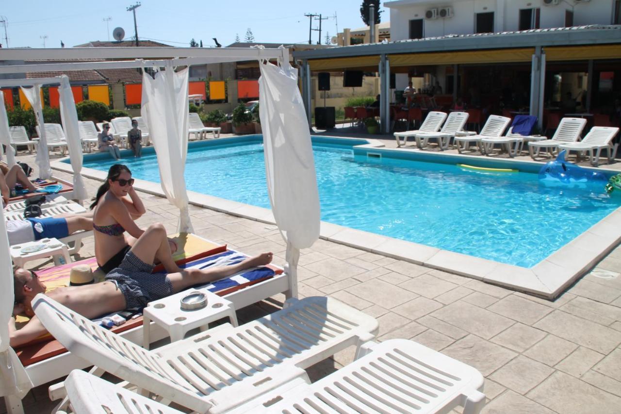 Kavos Central Esterno foto